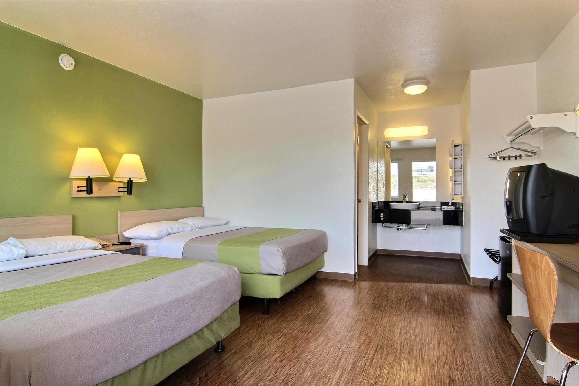 Motel 6-Albuquerque, Nm - Midtown Екстер'єр фото
