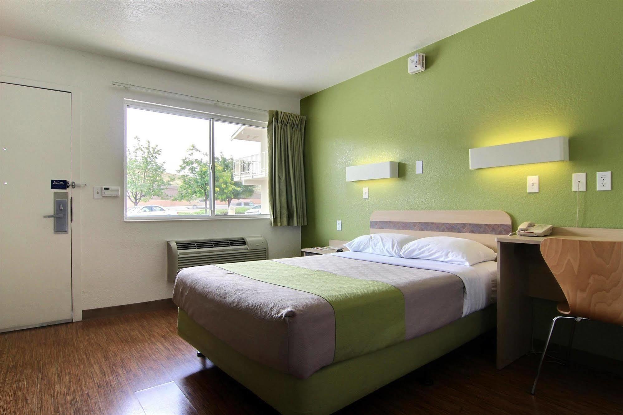 Motel 6-Albuquerque, Nm - Midtown Екстер'єр фото